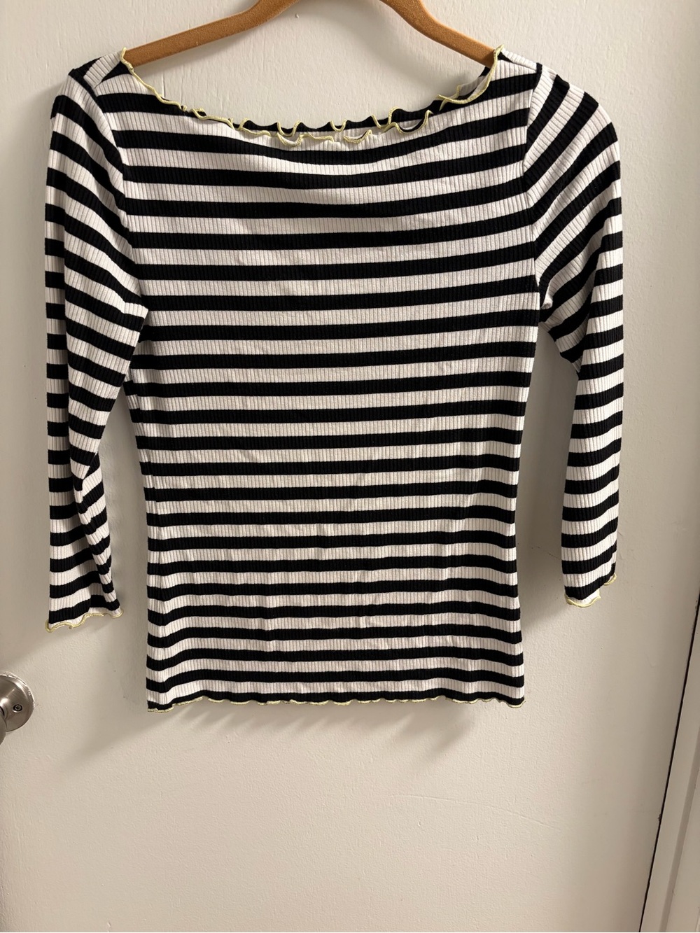 Ann Taylor Striped Ribbed Lettuce Edge Boatneck Top XS Black Yellow